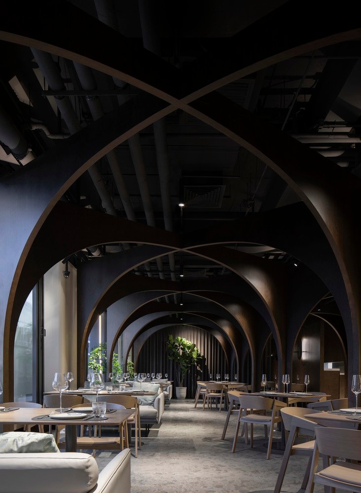 SOMESOME 酒吧和餐厅由 MARS Studio 设计