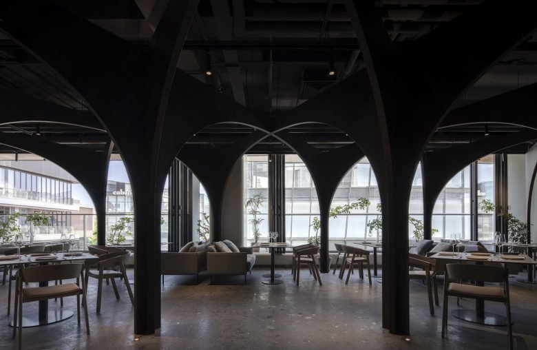 SOMESOME 酒吧和餐厅由 MARS Studio 设计