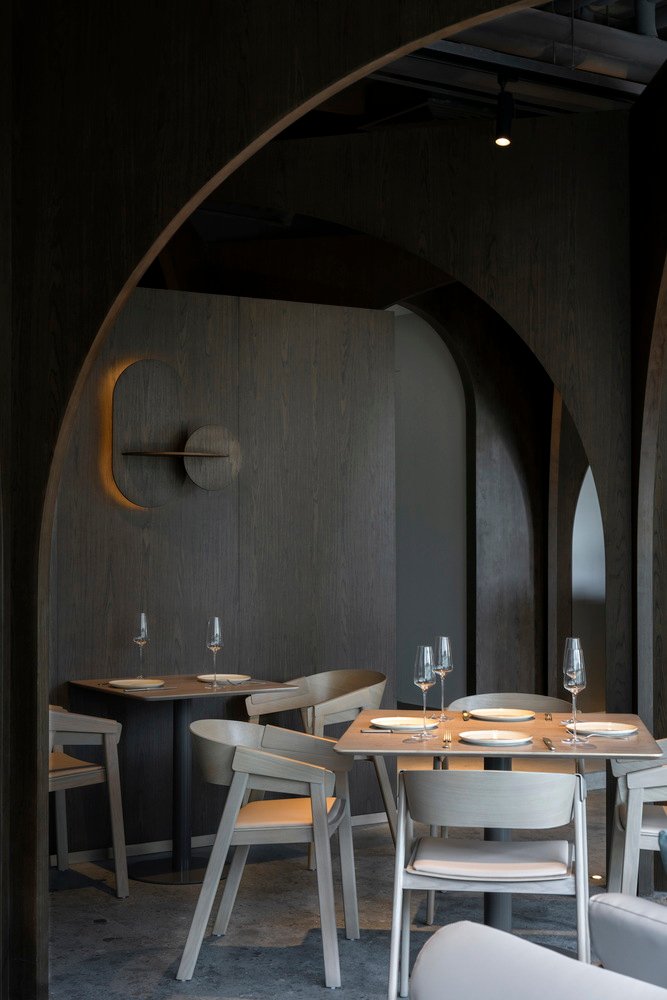 SOMESOME 酒吧和餐厅由 MARS Studio 设计