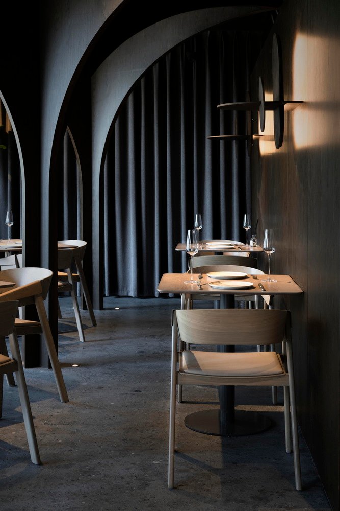 SOMESOME 酒吧和餐厅由 MARS Studio 设计