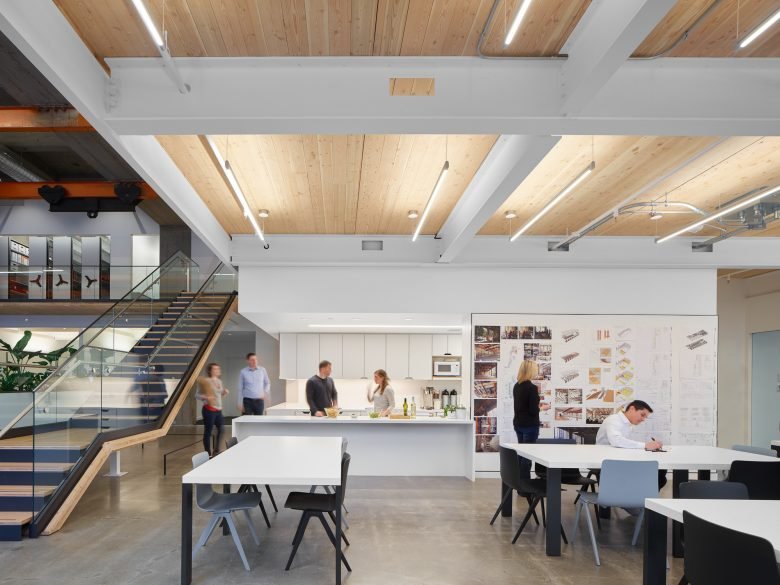 SRG Partnership 设计自己的工作室，采用 CLT 元素并瞄准 LEED 白金认证