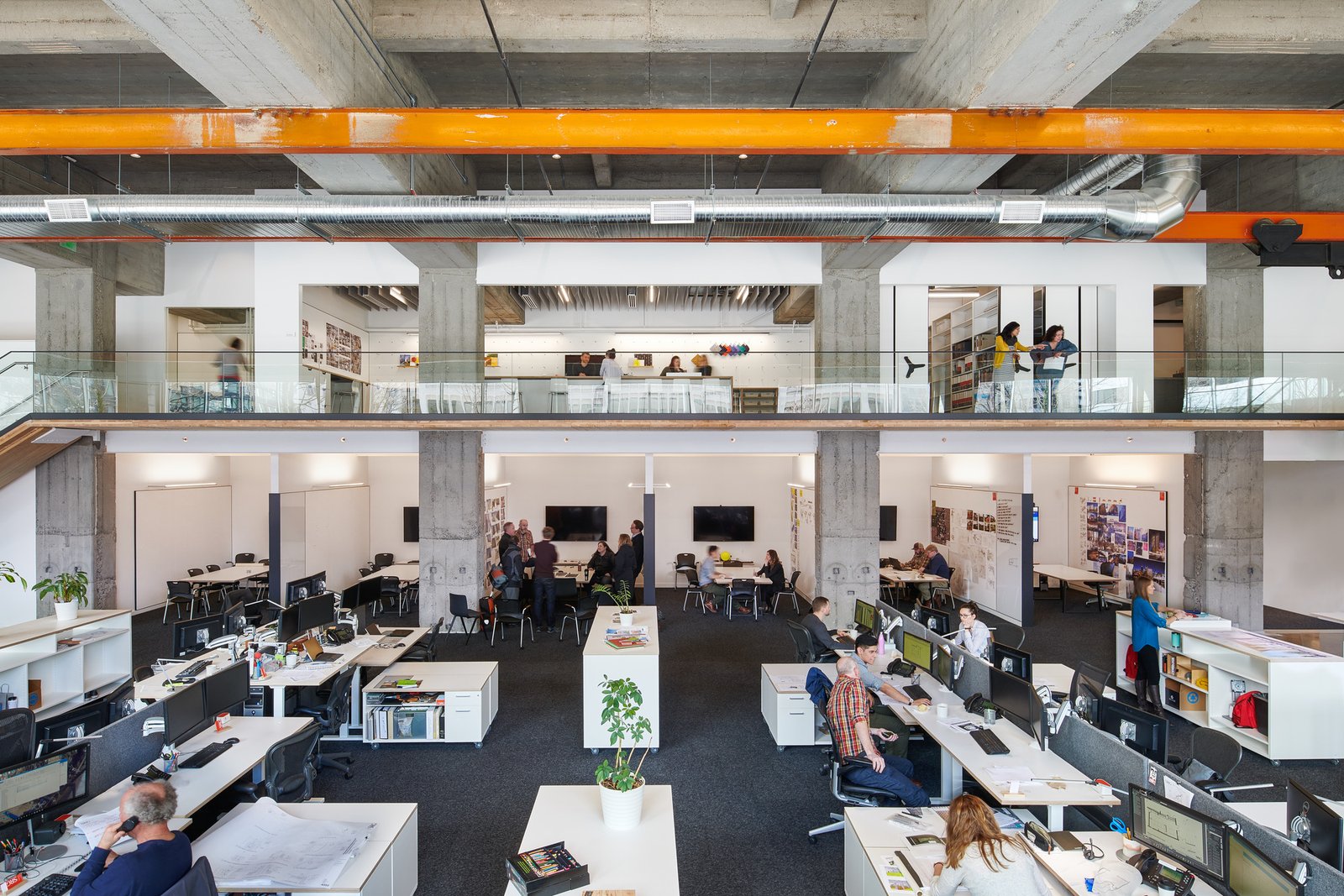 SRG Partnership 设计自己的工作室，采用 CLT 元素并瞄准 LEED 白金认证