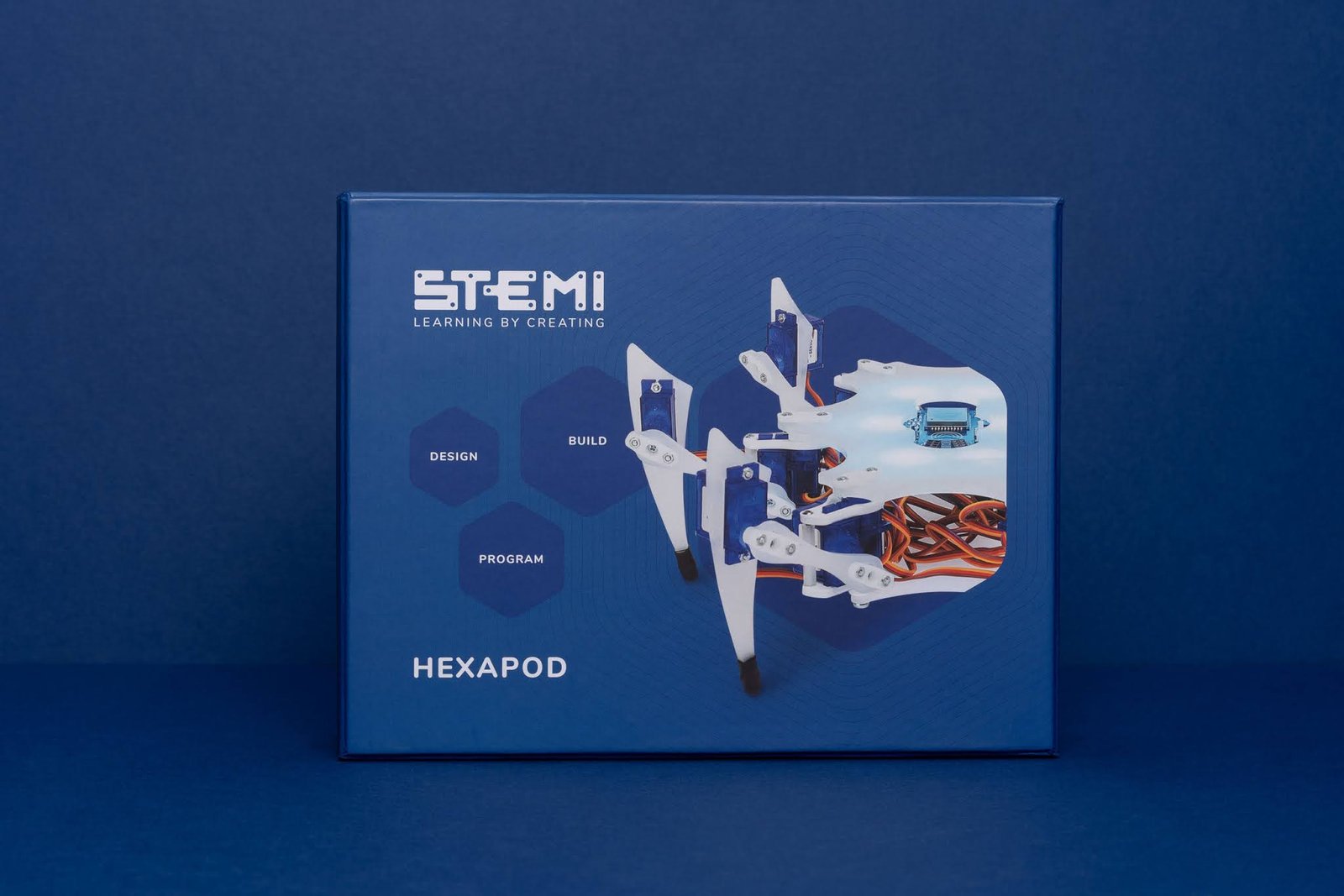 Design Bureau Izvorka Juric 设计的 STEMI 课堂套件