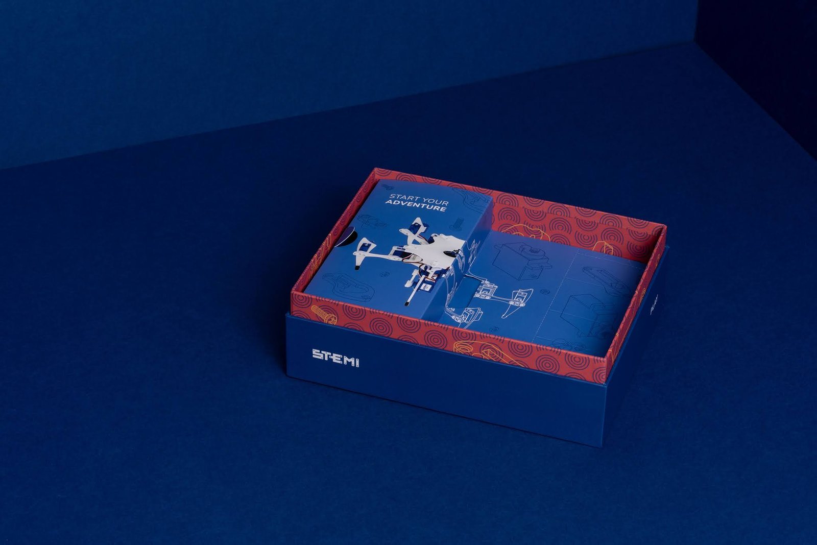 Design Bureau Izvorka Juric 设计的 STEMI 课堂套件