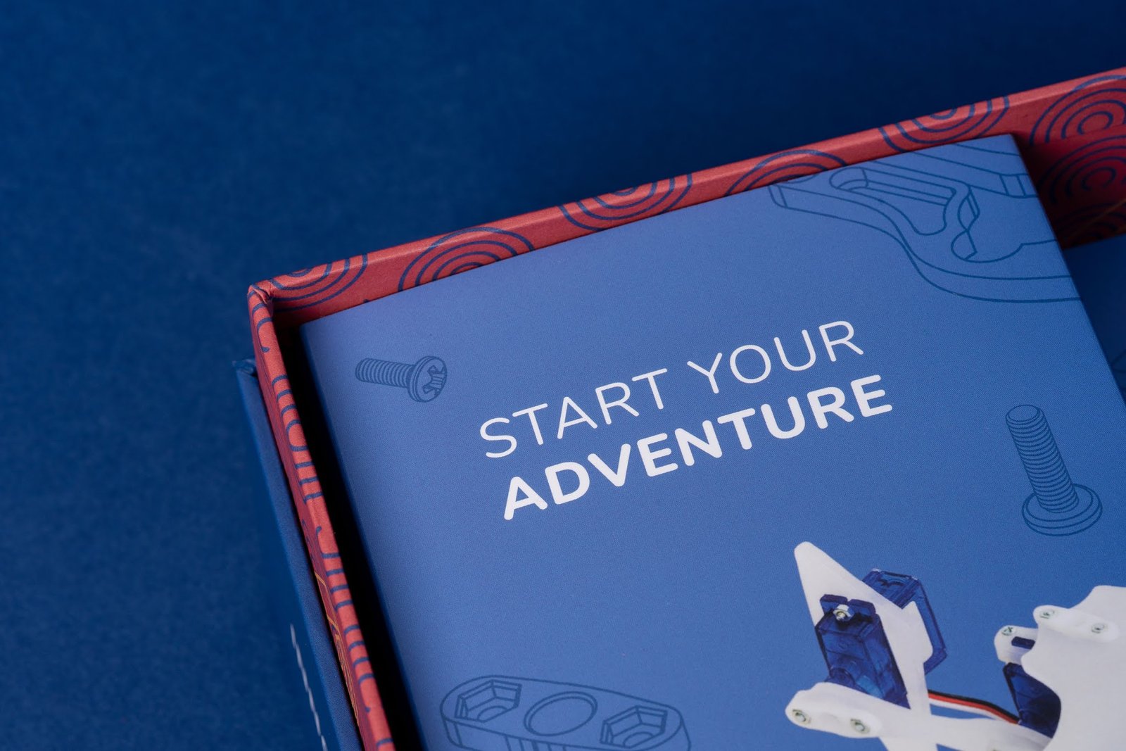 Design Bureau Izvorka Juric 设计的 STEMI 课堂套件