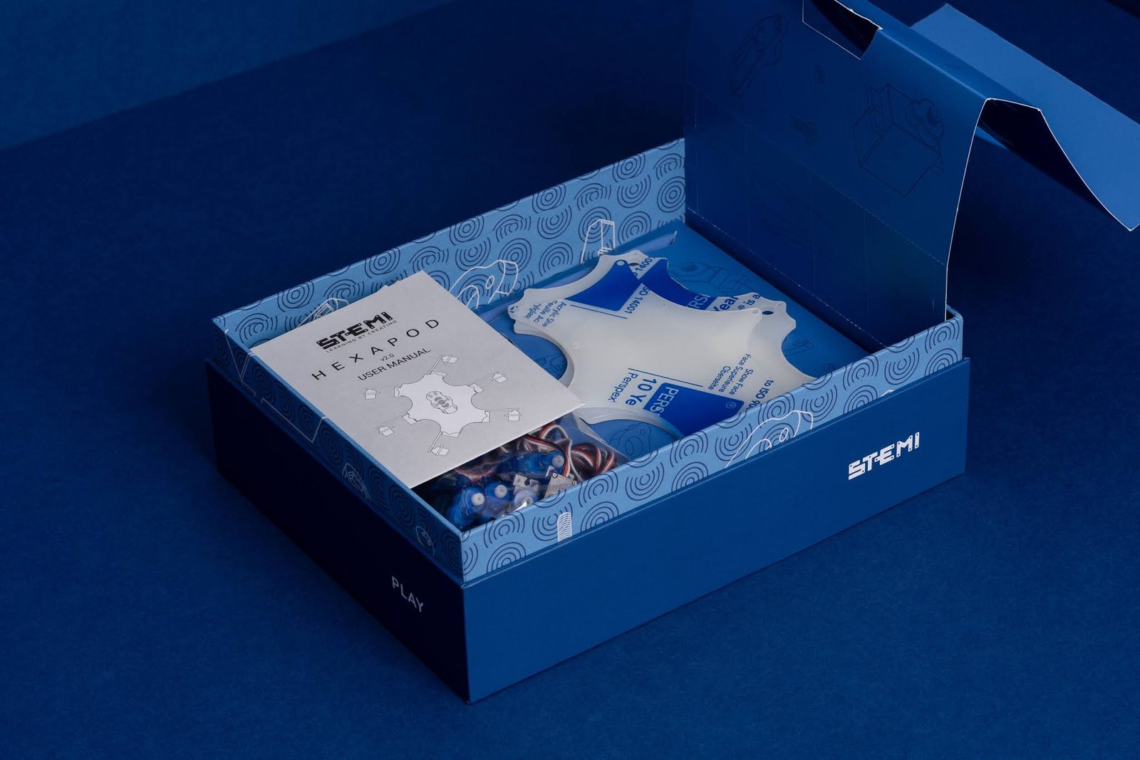 Design Bureau Izvorka Juric 设计的 STEMI 课堂套件