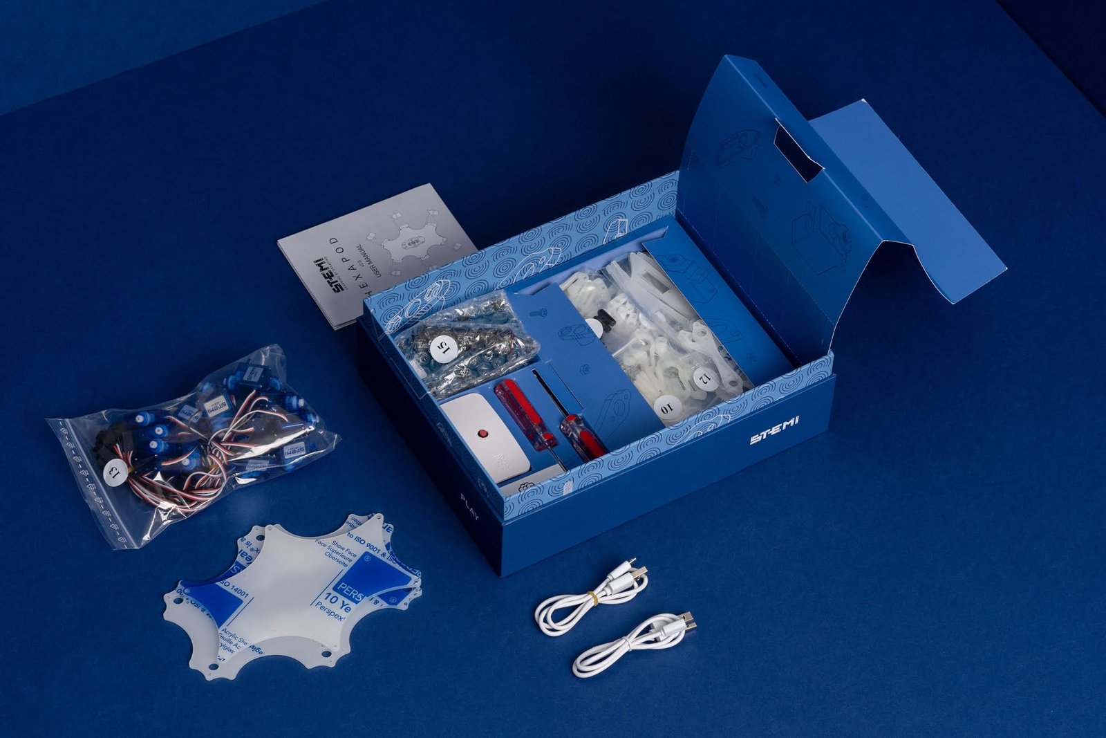 Design Bureau Izvorka Juric 设计的 STEMI 课堂套件