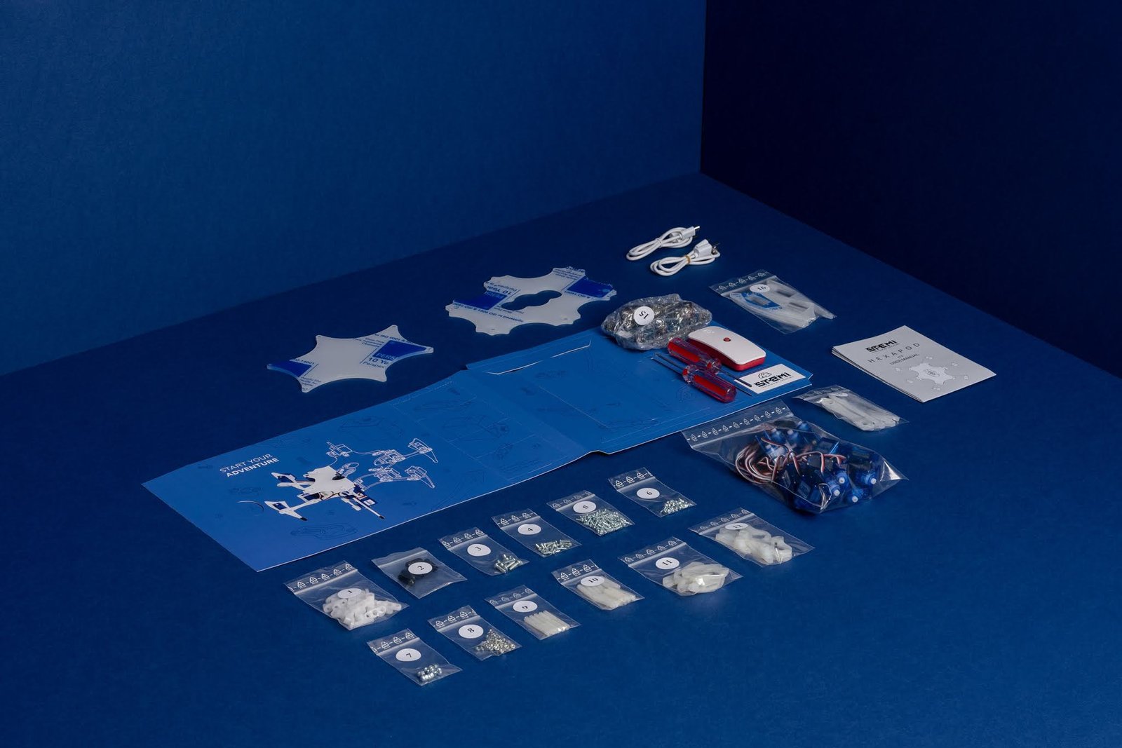 Design Bureau Izvorka Juric 设计的 STEMI 课堂套件