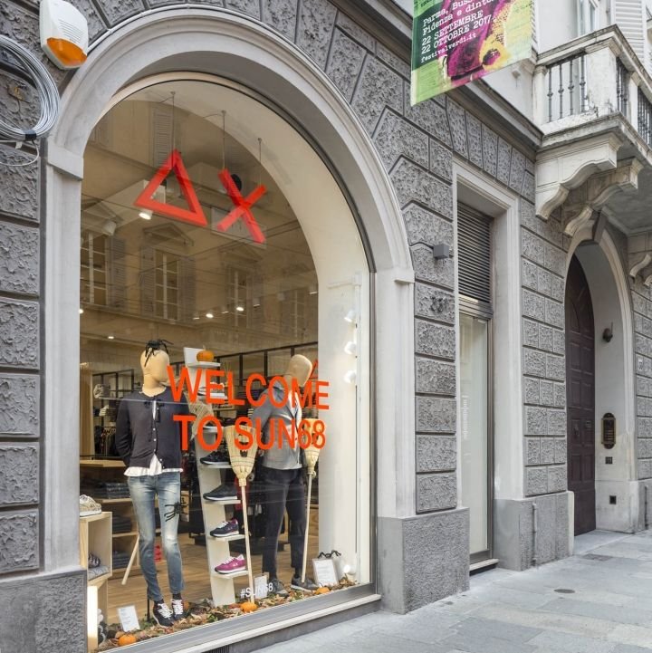 SUN68 商店，由 C&P Architetti 设计，帕尔马 – 意大利