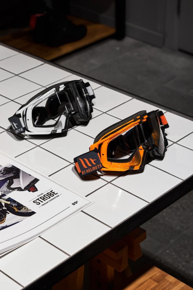 Bikerstore 摩托车服装及配件商店，由 Bad Reputation 设计