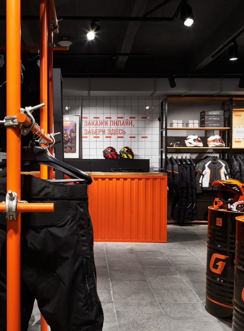 Bikerstore 摩托车服装及配件商店，由 Bad Reputation 设计