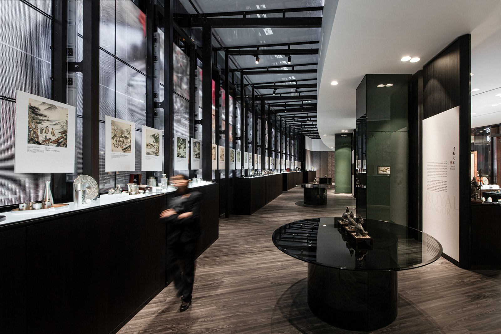 丰富的锡镴遗产，具有真实的风格。