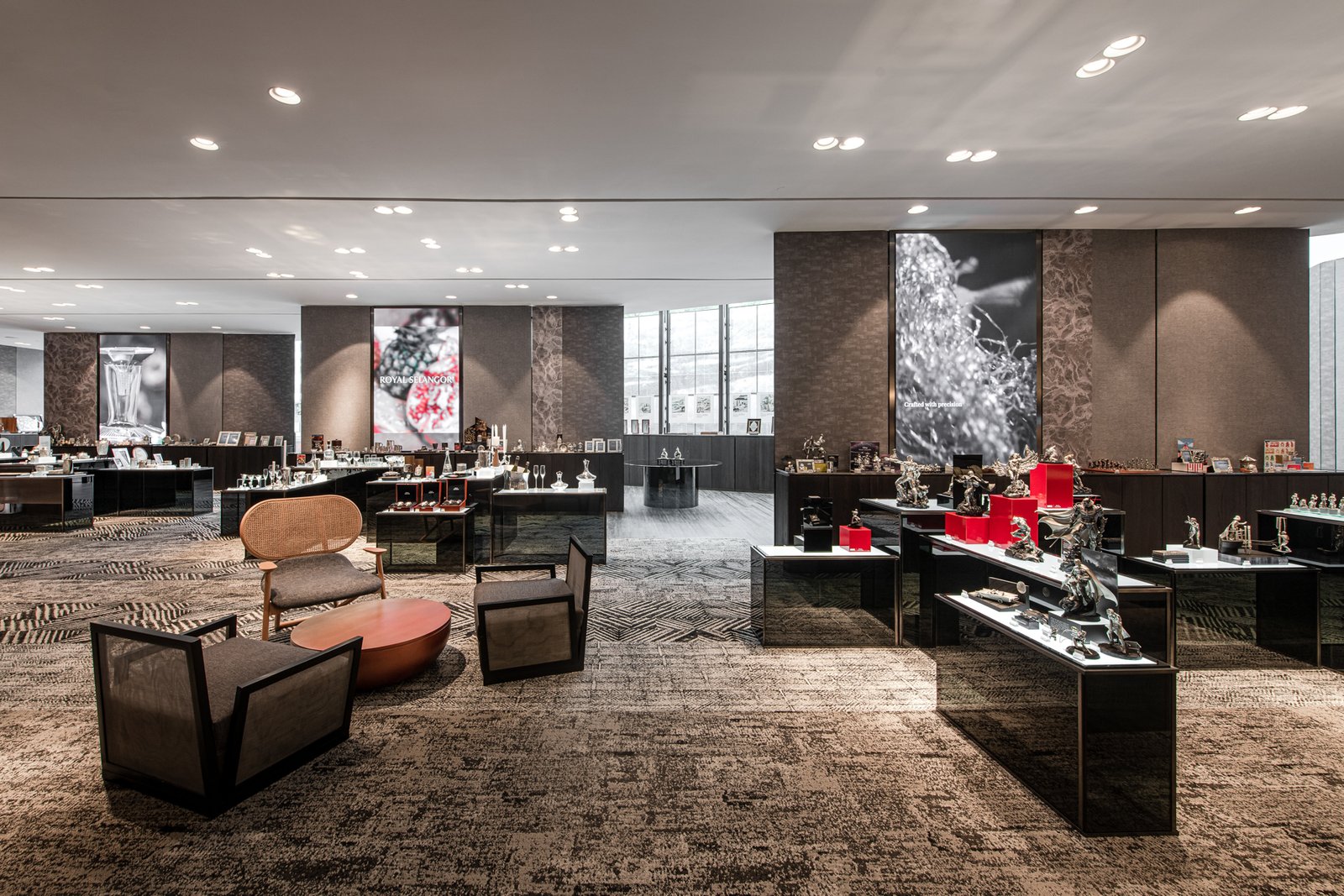 丰富的锡镴遗产，具有真实的风格。