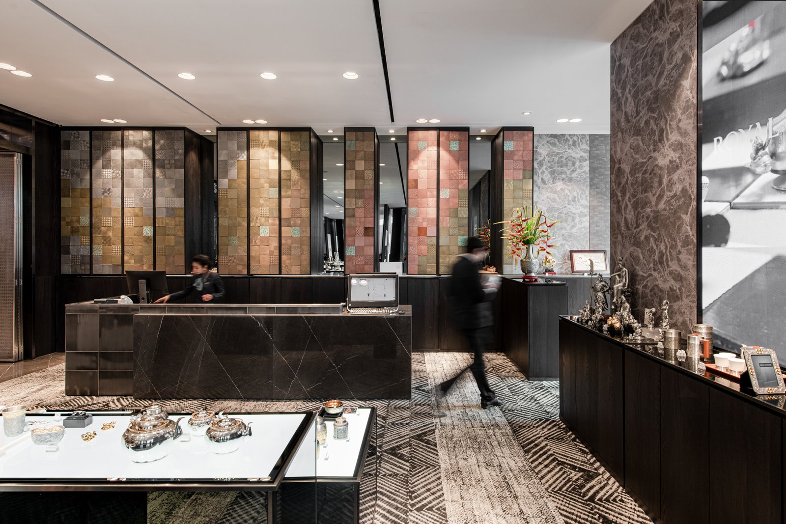 丰富的锡镴遗产，具有真实的风格。