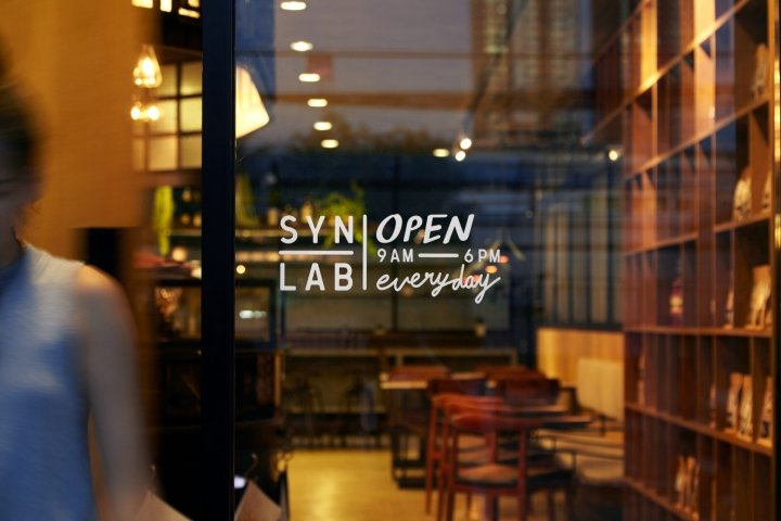 SYNLAB 咖啡馆，由派对空间设计，曼谷 – 泰国