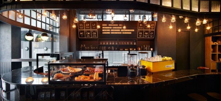 SYNLAB 咖啡馆，由派对空间设计，曼谷 – 泰国