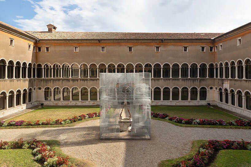 Edoardo Tresoldi 的骶骨装置