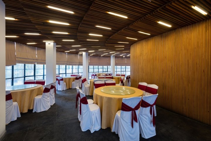 Sai Gon Thuong Mai Hotel by H2 Arch，荣市 – 越南