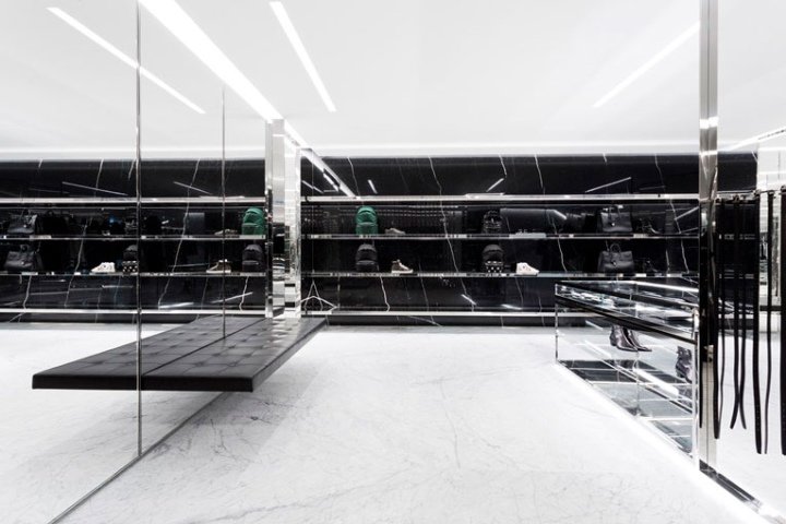 Anthony Vaccarello 设计的 Saint Laurent 商店，挪威奥斯陆