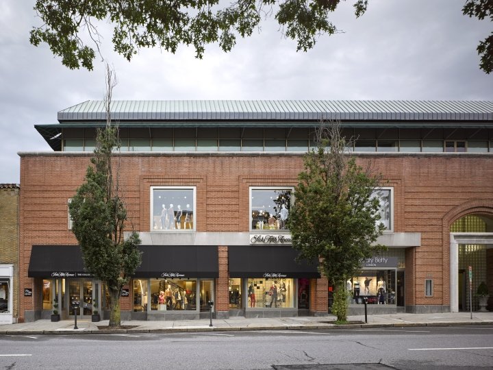 Saks Fifth Avenue 商店，康涅狄格州