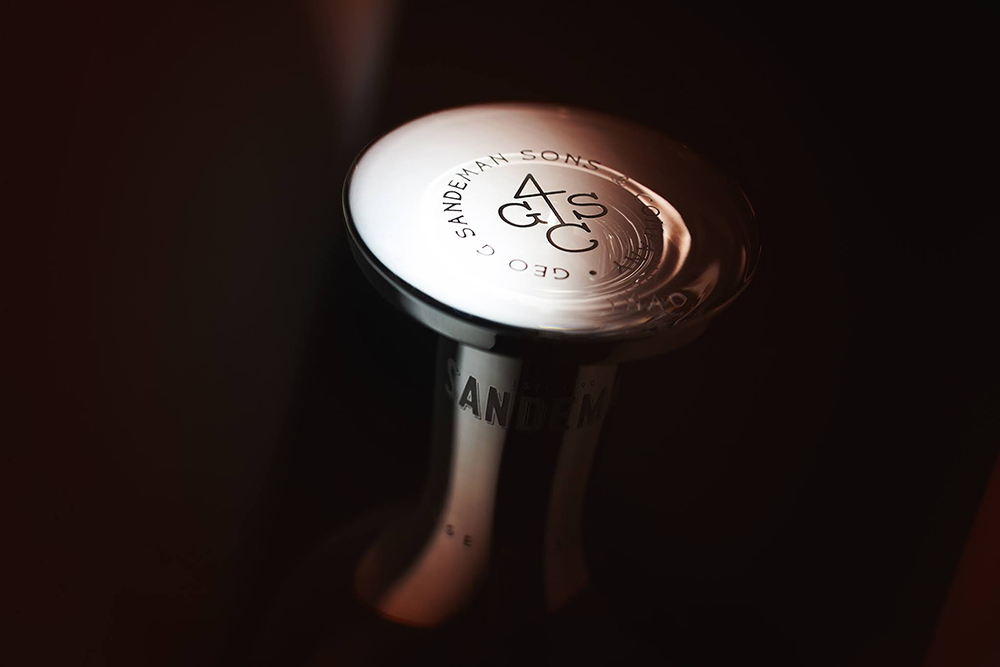 Sandeman Veil / 非常老的黄褐色波尔图 by VOLTA Brand Shaping Studio Sandeman Veil / 非常老的黄褐色波尔图 by VOLTA Brand Shaping Studio