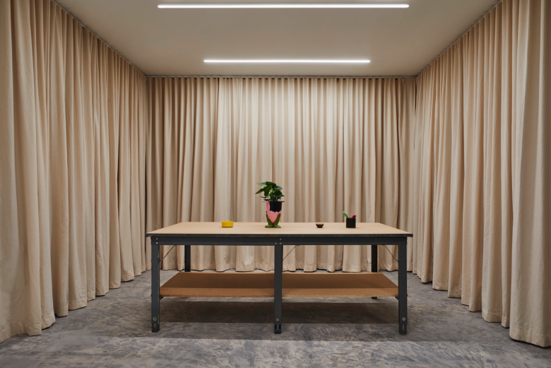 梁珊迪旗舰店由 Almost Studio 设计