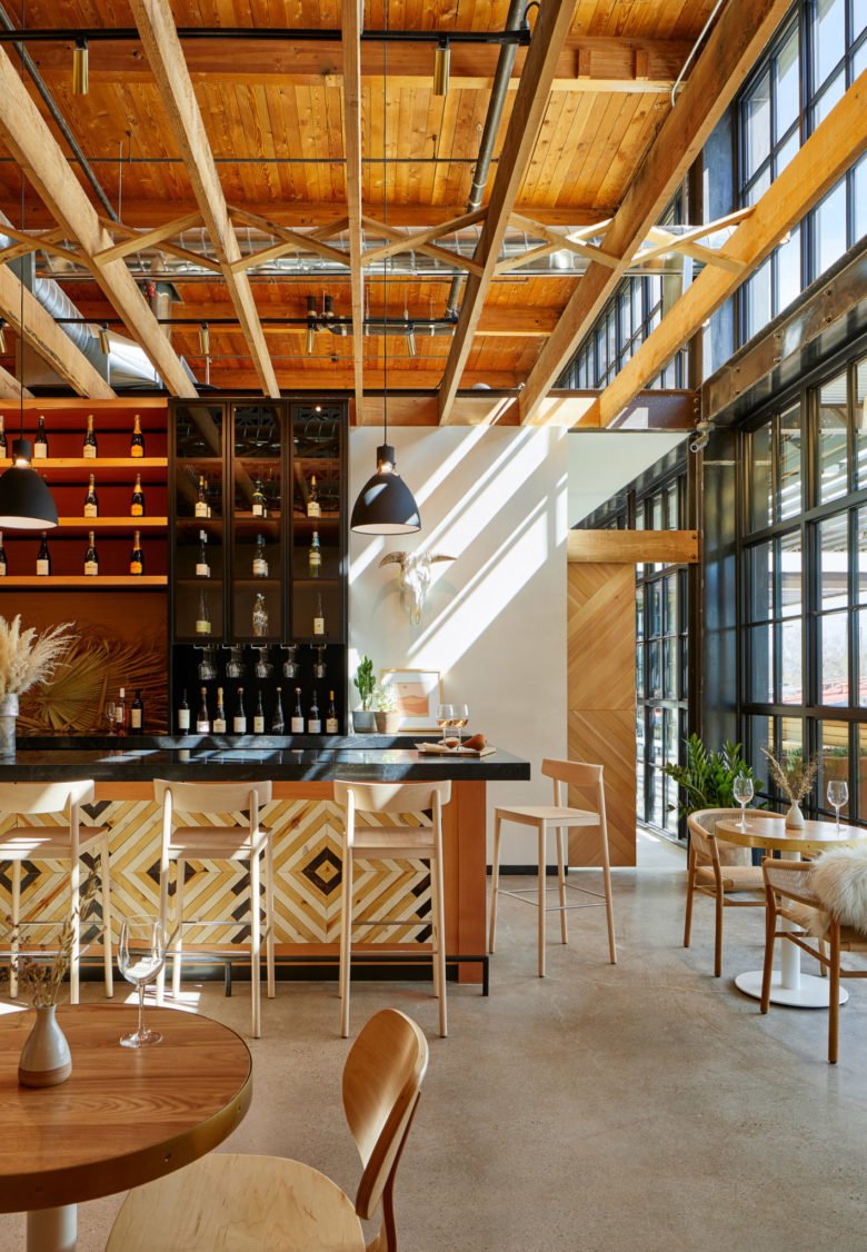 Islyn Studio 的锯木厂市场