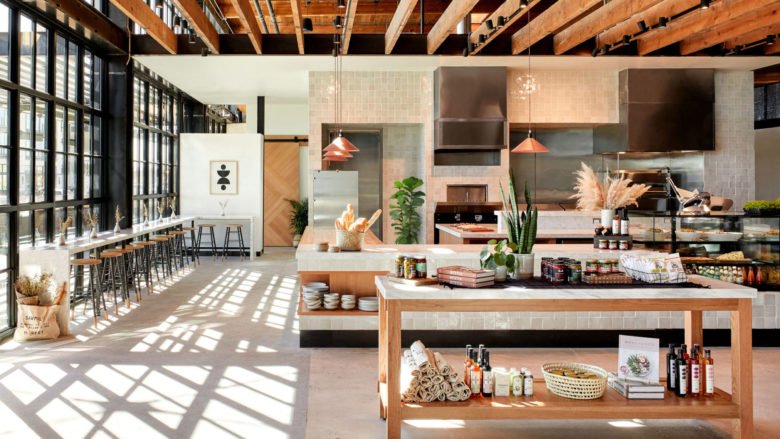 Islyn Studio 的锯木厂市场