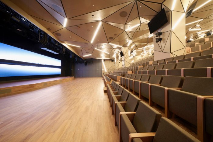 Sberbank 总部由 Evolution Design 与 T+T Architects 共同设计