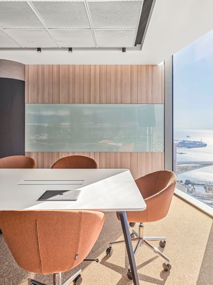 施耐德电气办公室由 Studio 13 Architects 设计