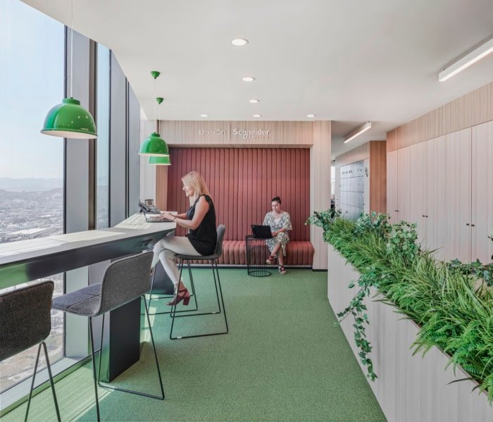 施耐德电气办公室由 Studio 13 Architects 设计