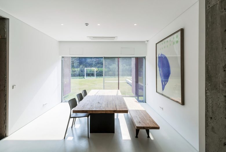 BCHO Partners 设计的屏风双屋 BCHO Partners 设计的屏风双屋