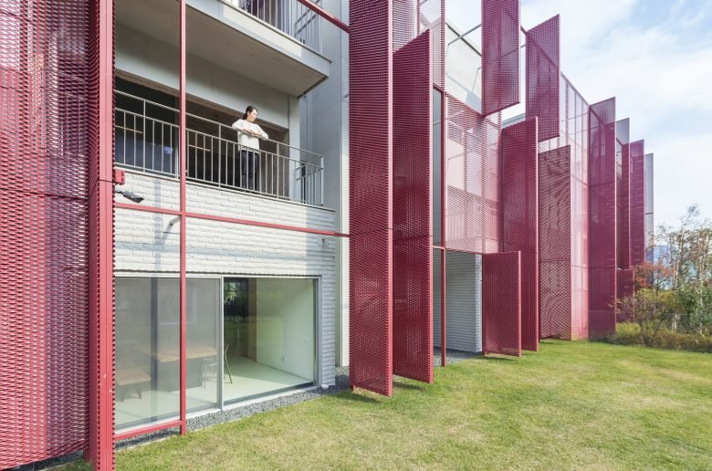 BCHO Partners 设计的屏风双屋 BCHO Partners 设计的屏风双屋