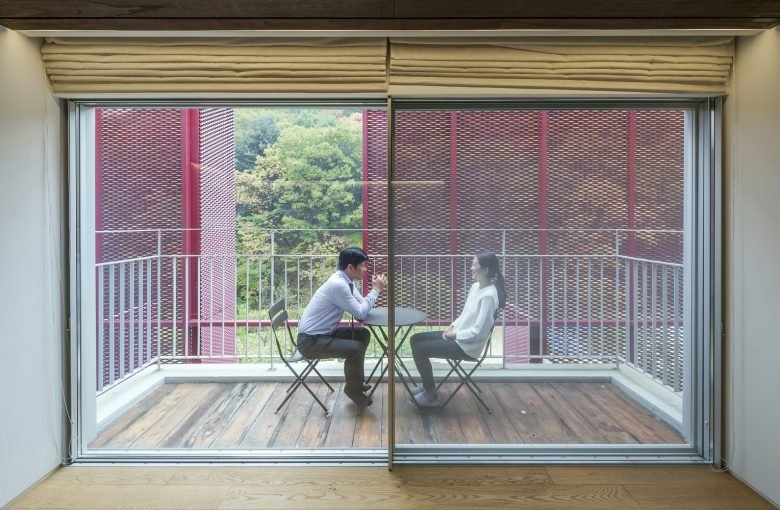 BCHO Partners 设计的屏风双屋 BCHO Partners 设计的屏风双屋