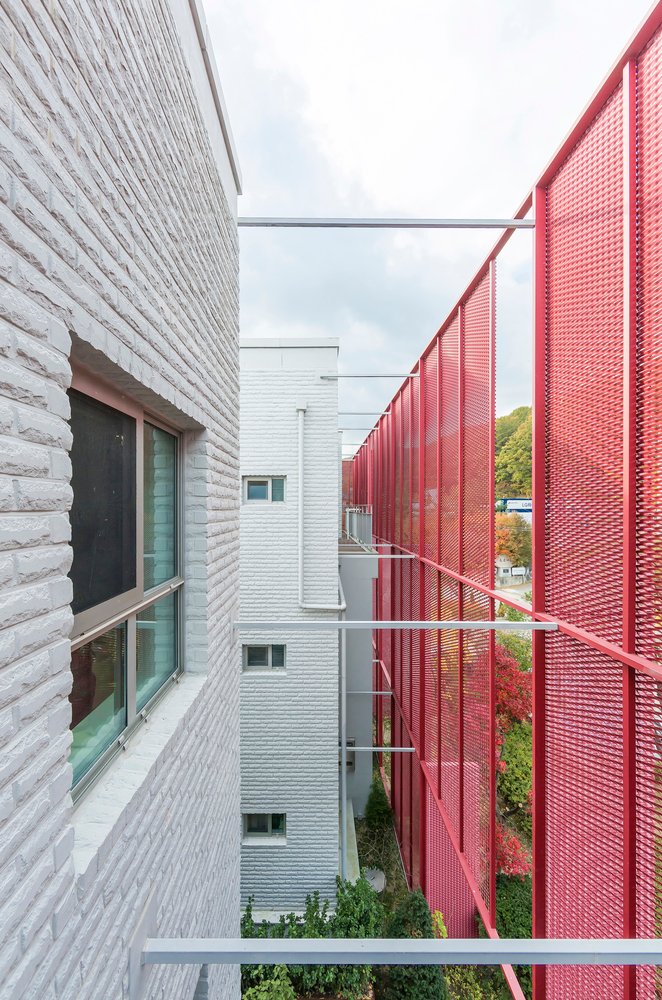 BCHO Partners 设计的屏风双屋 BCHO Partners 设计的屏风双屋