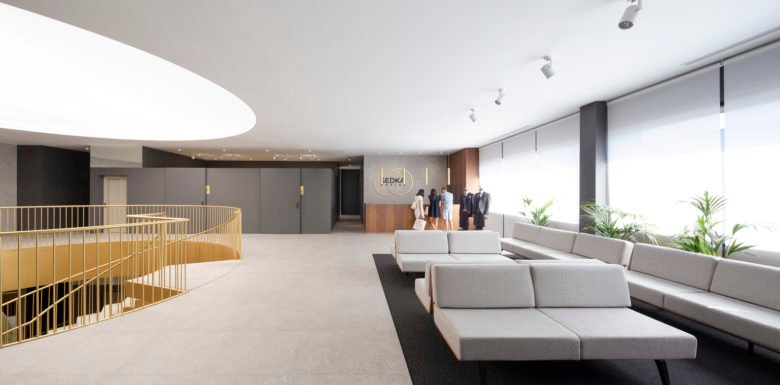 Sedka 婚纱店 / Pablo Muñoz Payá Arquitectos