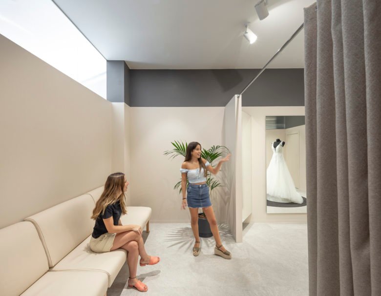 Sedka 婚纱店 / Pablo Muñoz Payá Arquitectos