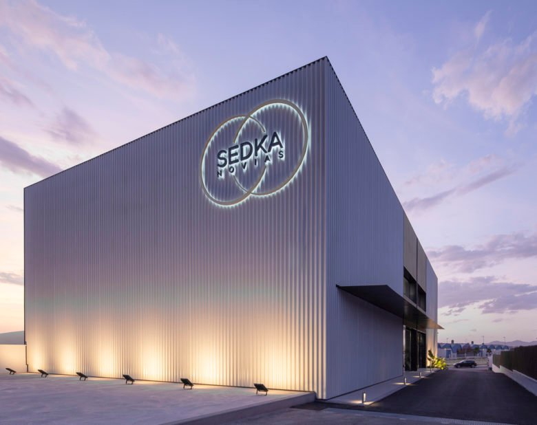 Sedka 婚纱店 / Pablo Muñoz Payá Arquitectos