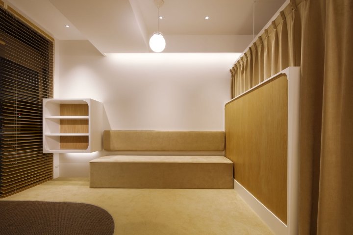 Sengoku Unagi Seikotsuin by Makiko Yamaguchi / HEADSTARTS, Tokyo – Japan