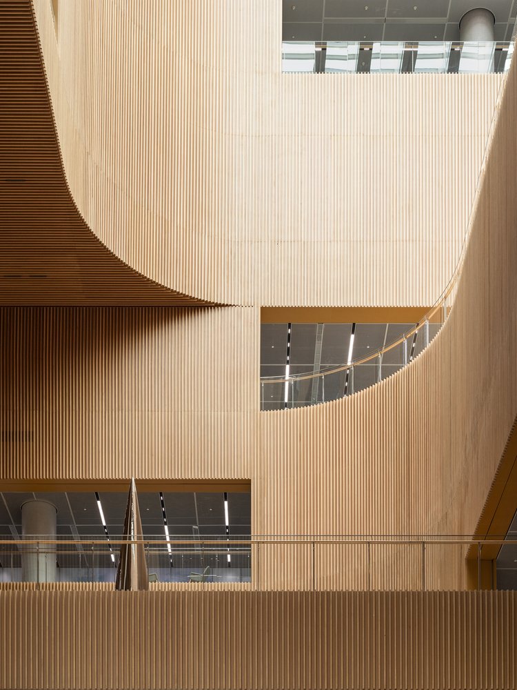 上海图书馆东馆 by SHL