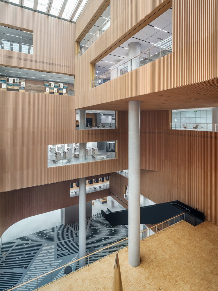 上海图书馆东馆 by SHL