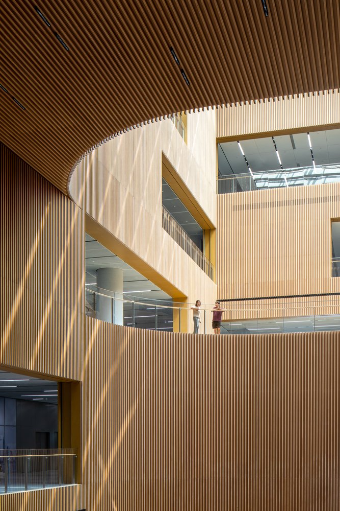 上海图书馆东馆 by SHL