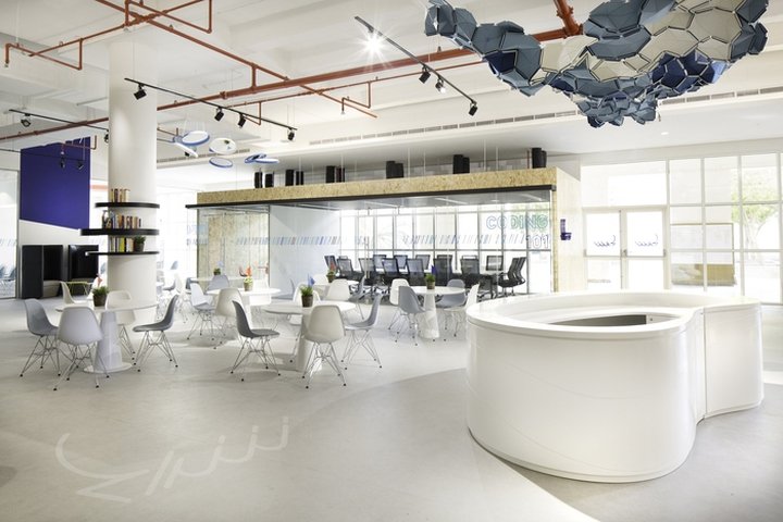 Sheraa 创业中心，由 Pallavi Dean Interiors 设计，沙迦 – 阿联酋