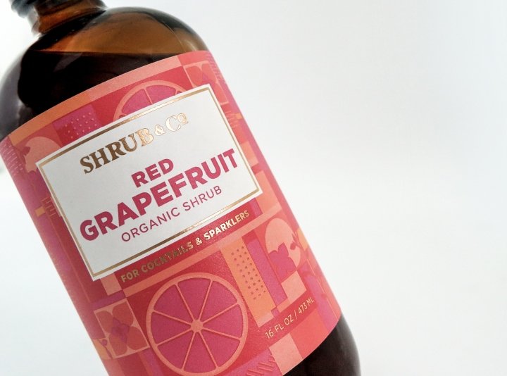 Shrub & Co 标签由 Nørvik Design 设计 Shrub & Co 标签由 Nørvik Design 设计