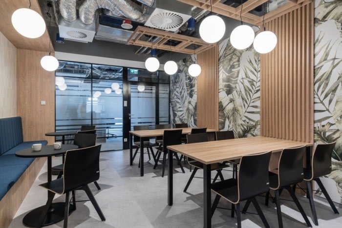 信号伊杜纳办公室由 BIT Creative Barnaba Grzelecki 设计