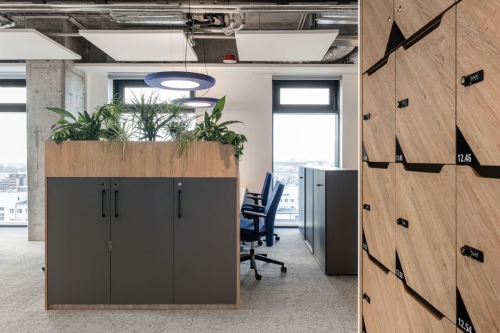 信号伊杜纳办公室由 BIT Creative Barnaba Grzelecki 设计