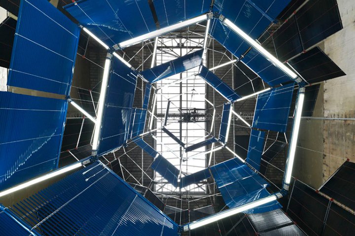 Silo of Silence – Clicked Core，作者：Haegue Yang，柏林 – 德国