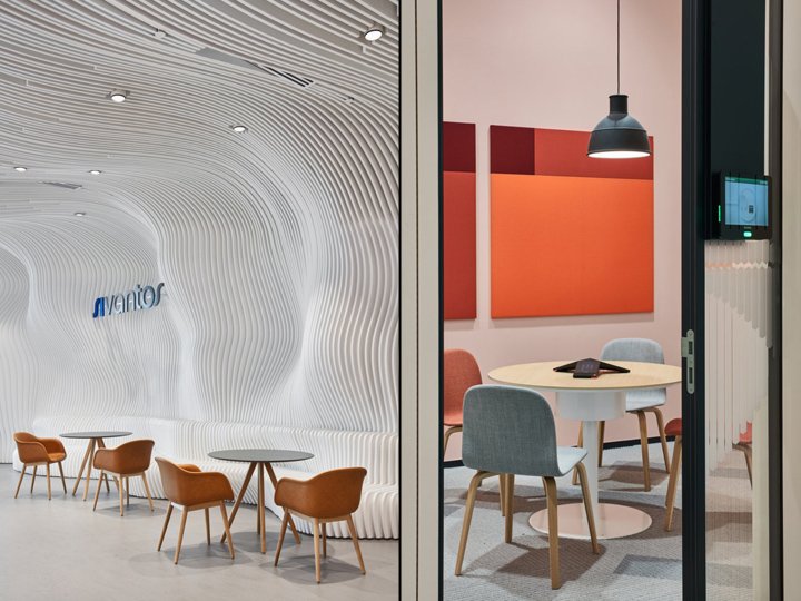 Sivantos 总部由 PLH Arkitekter 和 Geyer Design 设计，新加坡