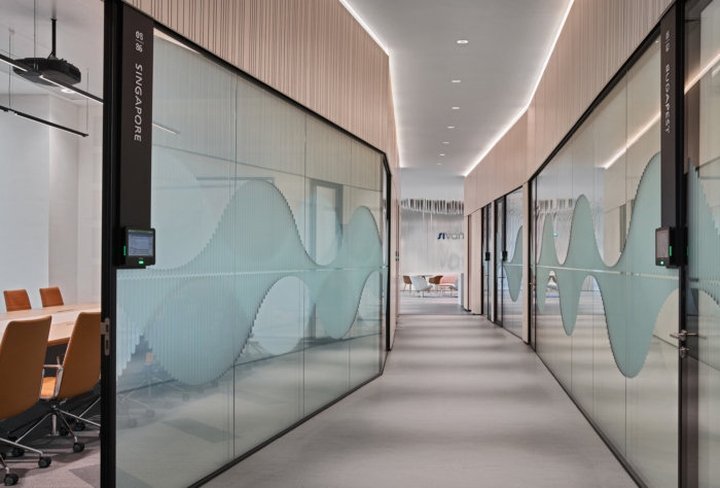 Sivantos 总部由 PLH Arkitekter 和 Geyer Design 设计，新加坡