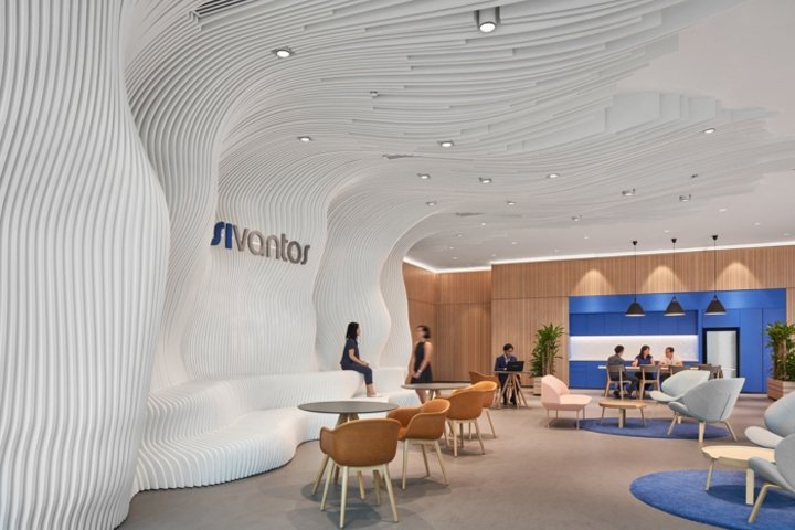 Sivantos 总部由 PLH Arkitekter 和 Geyer Design 设计，新加坡